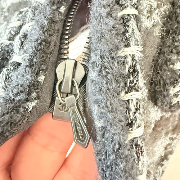 Chanel Black Silver Jacket & Skirt set CC Gripoix buttons Wool blend Vintage 40 - Picture 6 of 14